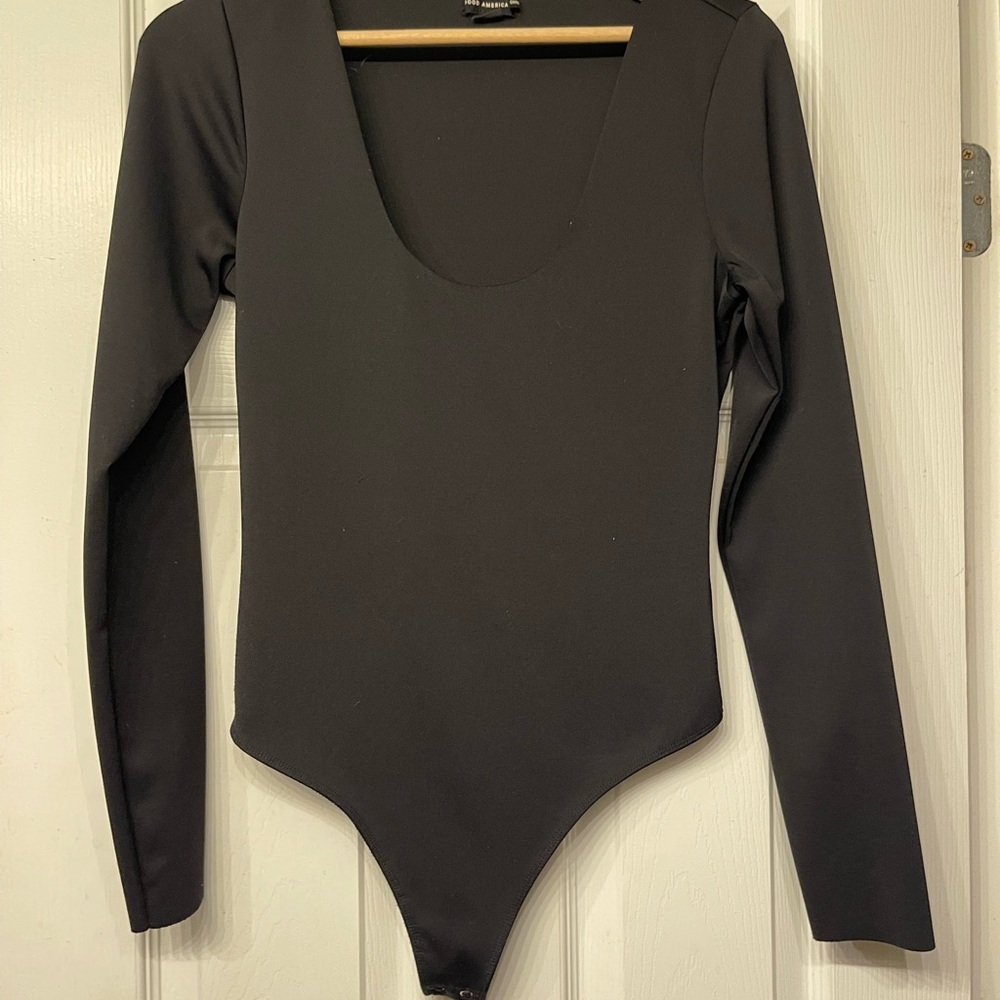 Good American Classic Black Top